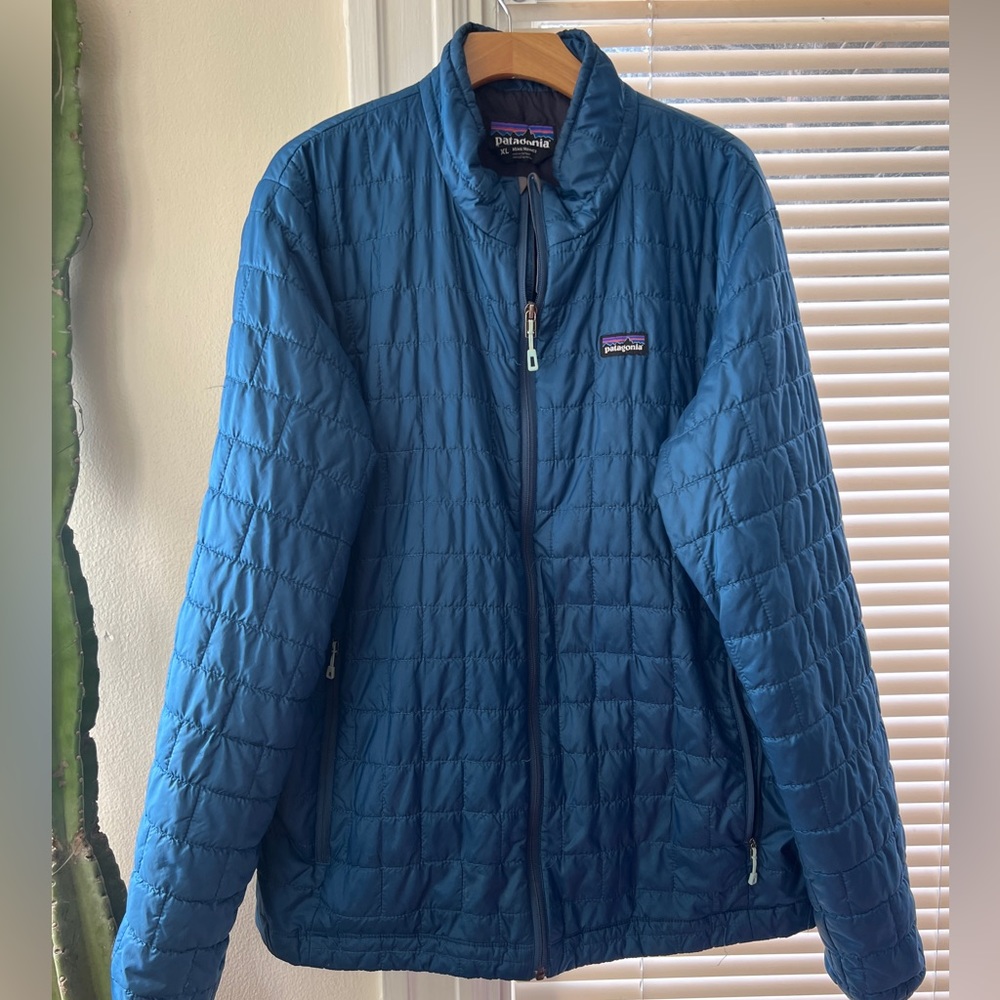 Patagonia puff jacket
